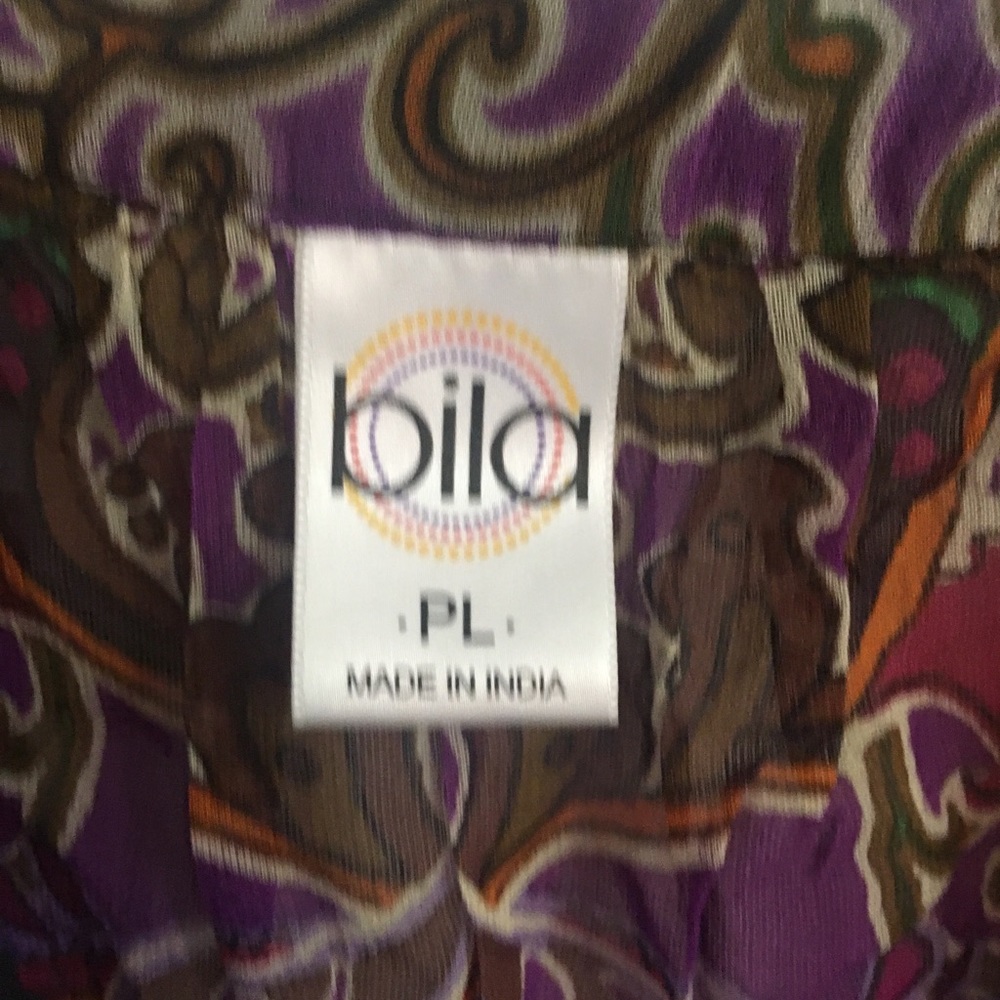 Bila blouse- no rips or stains, beautiful topπ¦ - Picture 2 of 5